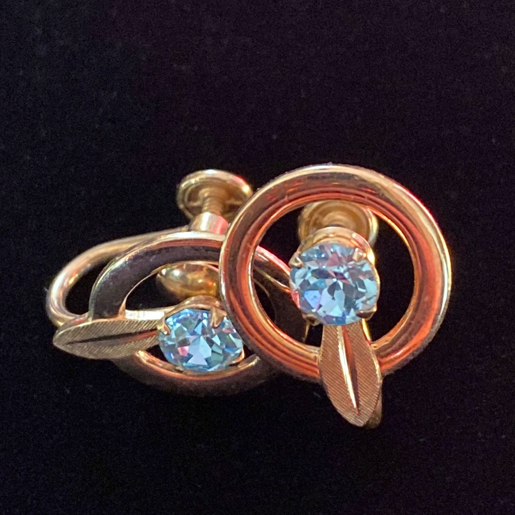 Van Dell 12k Gold Filled Earrings 22$